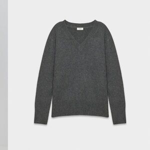 Aritzia plush cashmere heavyweight V neck sweater. Light Heather grey.